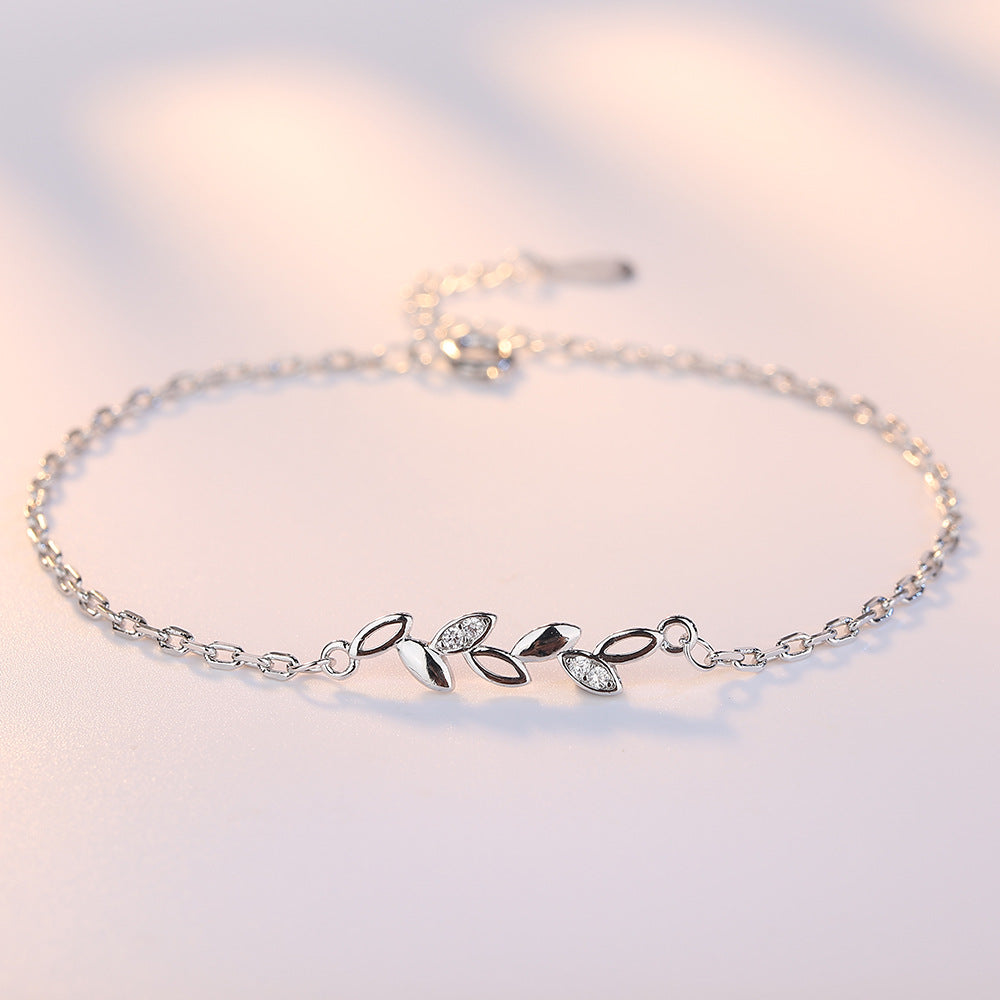 Women's Lucky Accompanying Leaf Bracelet